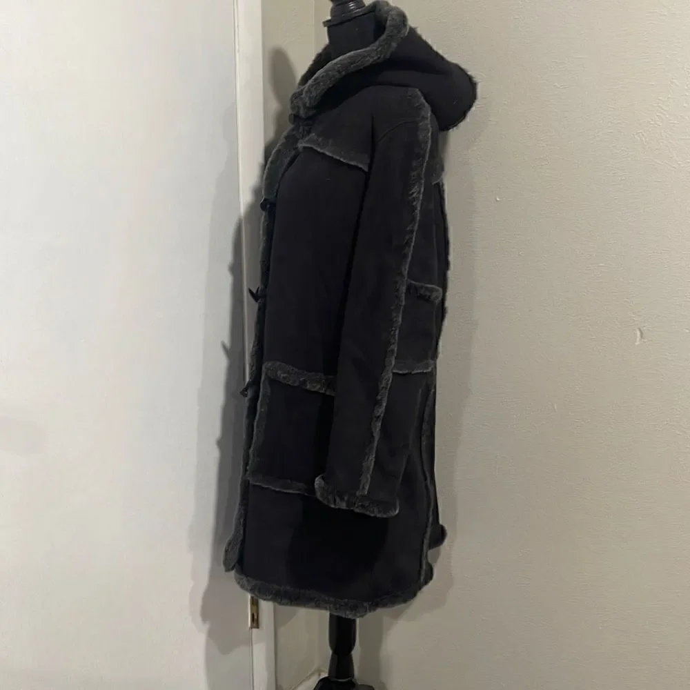 Utex Deaign knee length